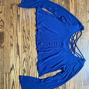 Blue cropped long sleeve top